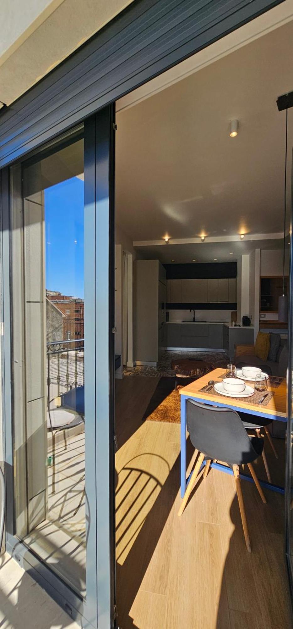 Tam Serviced Mozart Center Apartment